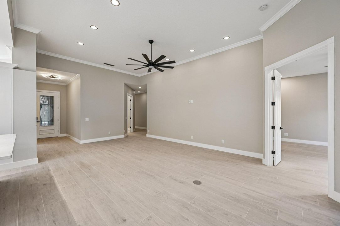 For Sale: $710,000 (3 beds, 2 baths, 1988 Square Feet)