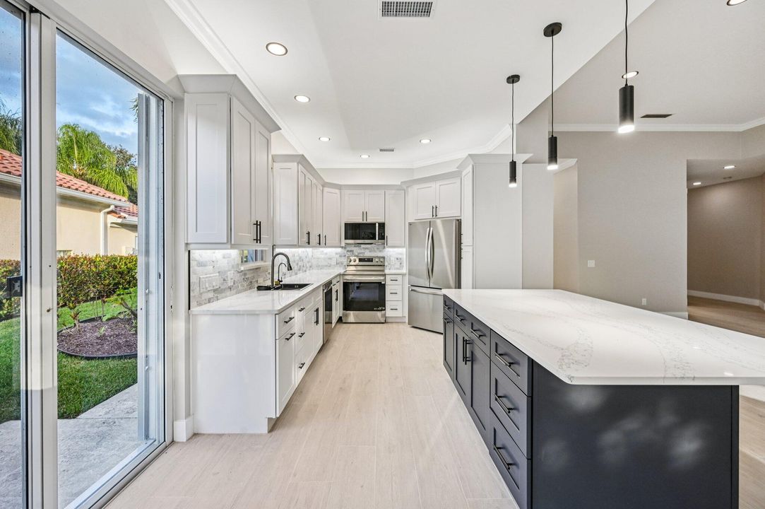 For Sale: $710,000 (3 beds, 2 baths, 1988 Square Feet)