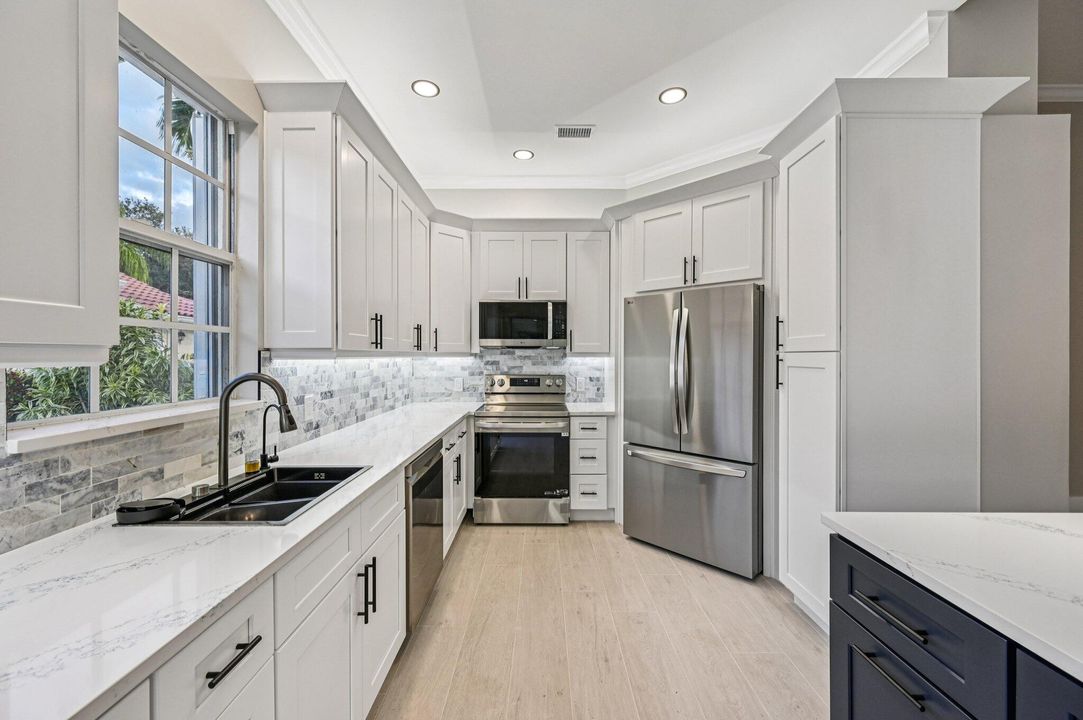 For Sale: $710,000 (3 beds, 2 baths, 1988 Square Feet)