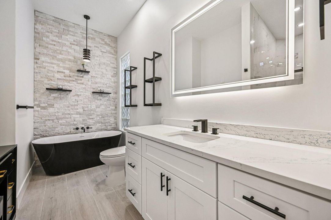 For Sale: $710,000 (3 beds, 2 baths, 1988 Square Feet)