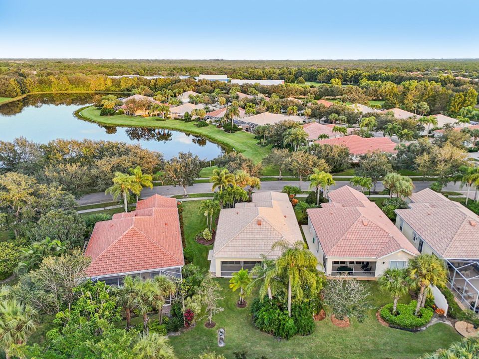 For Sale: $710,000 (3 beds, 2 baths, 1988 Square Feet)