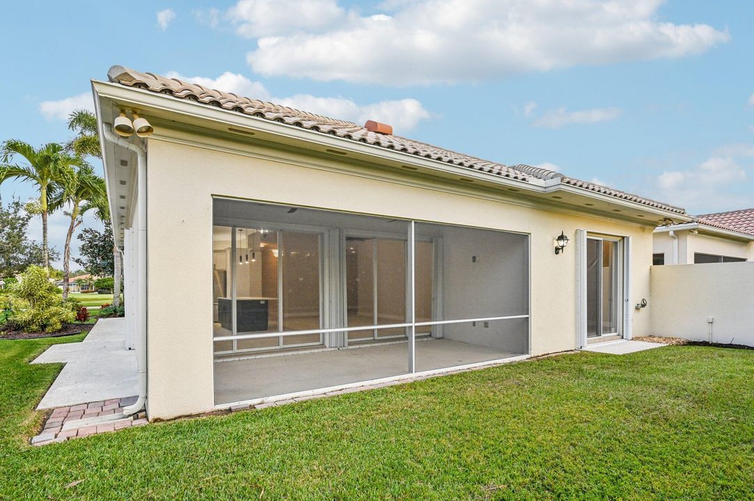 For Sale: $710,000 (3 beds, 2 baths, 1988 Square Feet)