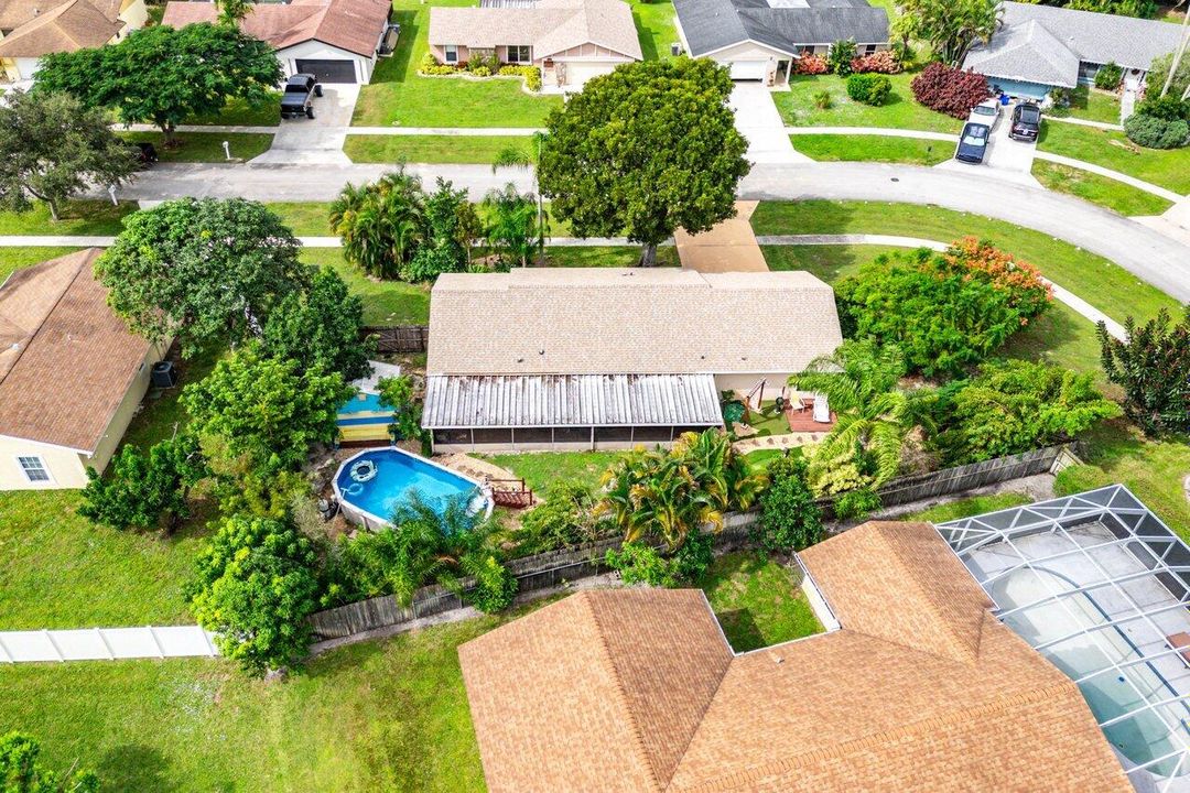 合同活跃: $485,000 (3 贝兹, 2 浴室, 1328 平方英尺)