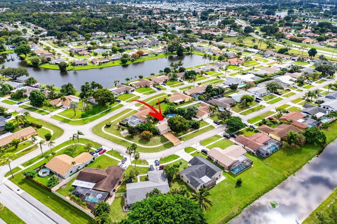 合同活跃: $485,000 (3 贝兹, 2 浴室, 1328 平方英尺)