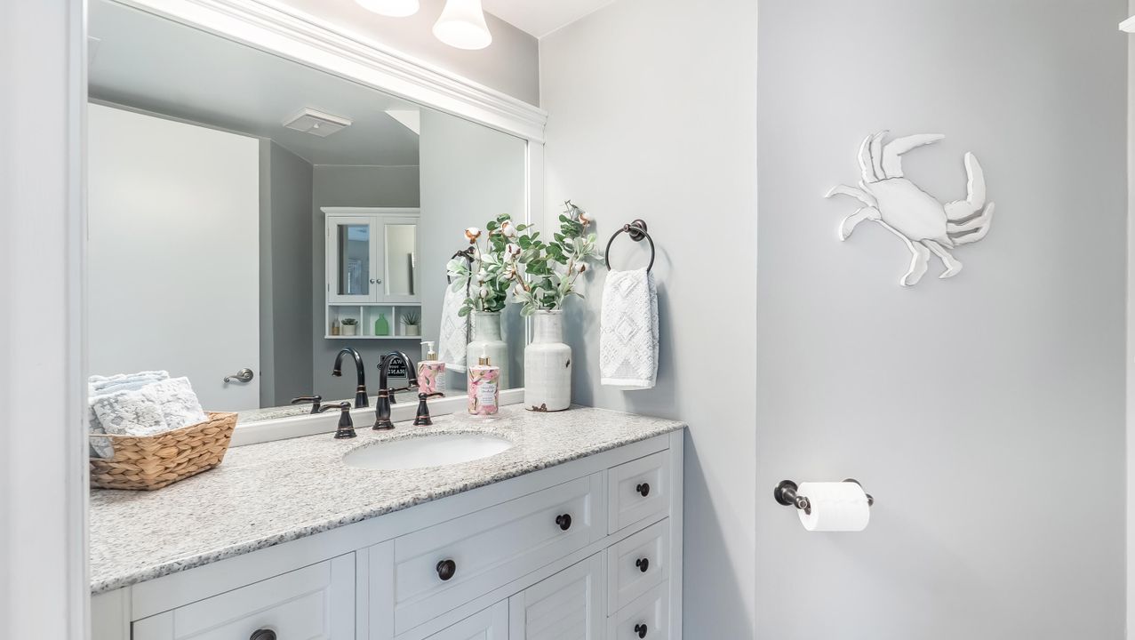 Под контрактом: $735,000 (4 спален, 2 ванн, 2264 Квадратных фут)