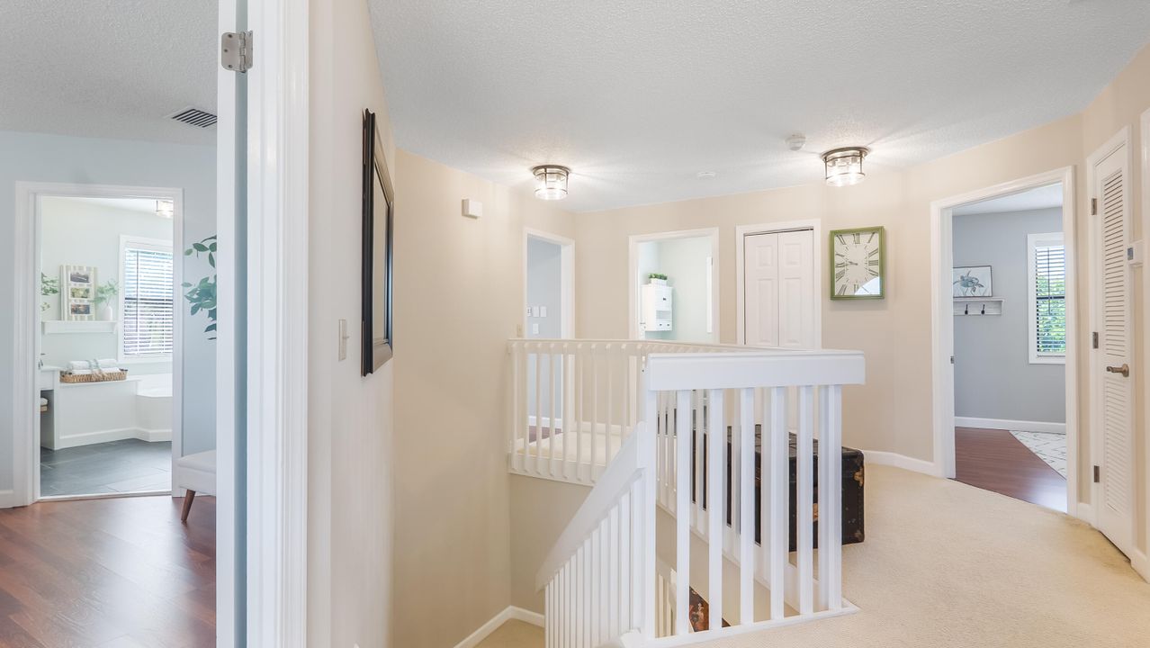 Под контрактом: $735,000 (4 спален, 2 ванн, 2264 Квадратных фут)