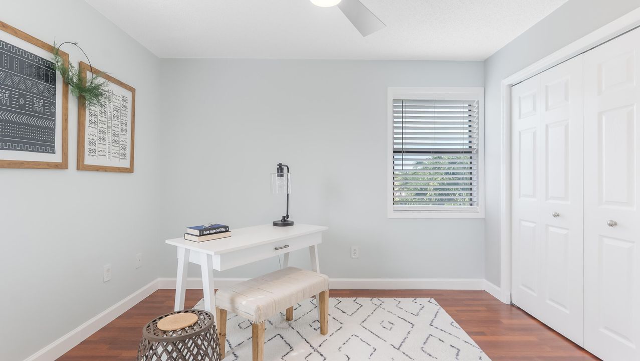 Под контрактом: $735,000 (4 спален, 2 ванн, 2264 Квадратных фут)