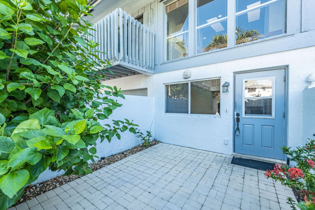 For Rent: $3,400 (3 beds, 2 baths, 1776 Square Feet)