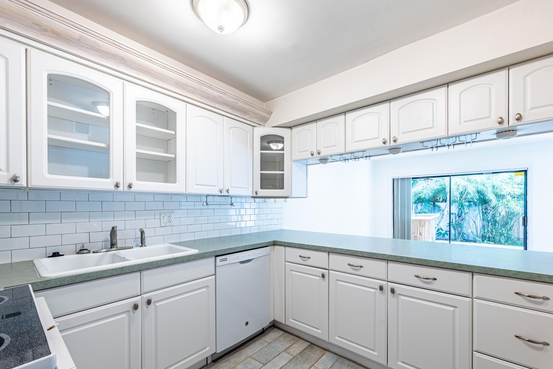 For Rent: $3,400 (3 beds, 2 baths, 1776 Square Feet)