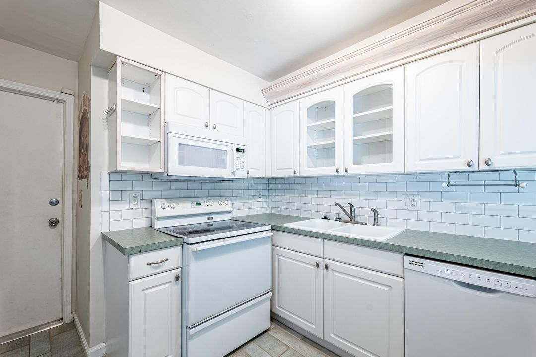 For Rent: $3,400 (3 beds, 2 baths, 1776 Square Feet)