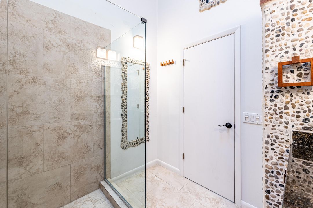 For Rent: $3,400 (3 beds, 2 baths, 1776 Square Feet)