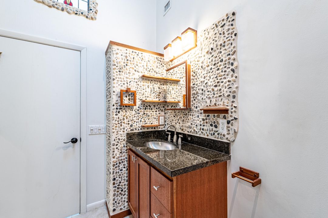 For Rent: $3,400 (3 beds, 2 baths, 1776 Square Feet)