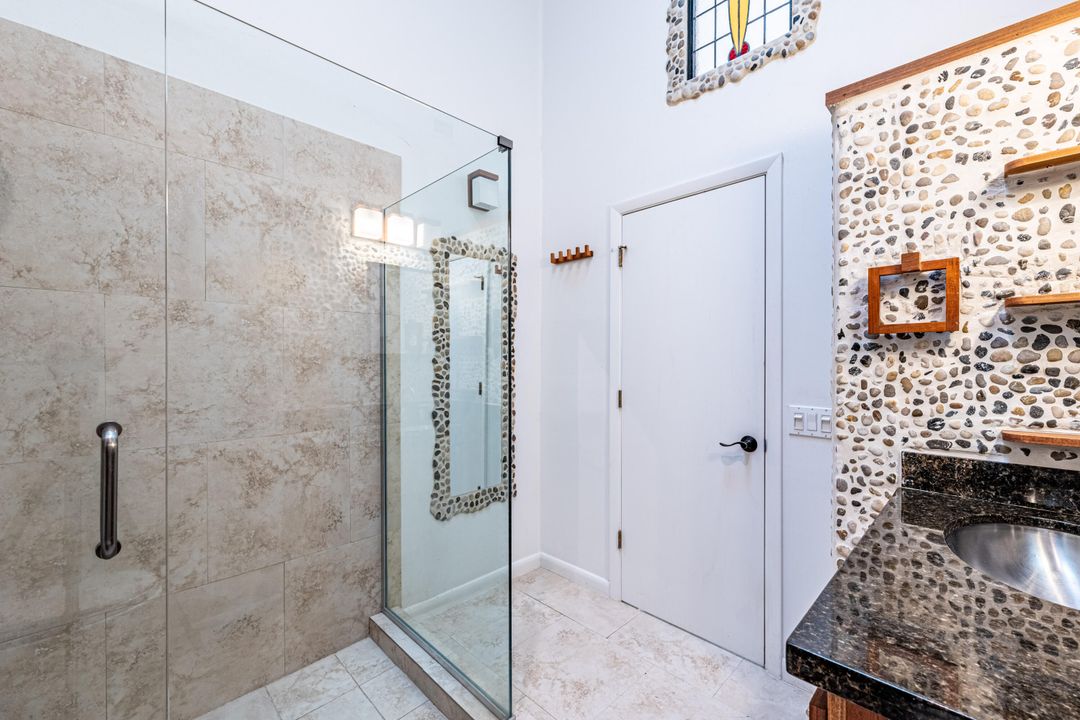 For Rent: $3,400 (3 beds, 2 baths, 1776 Square Feet)