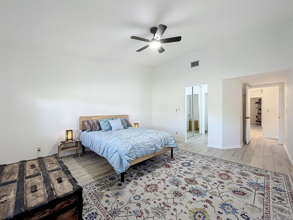 For Sale: $453,900 (2 beds, 2 baths, 1404 Square Feet)