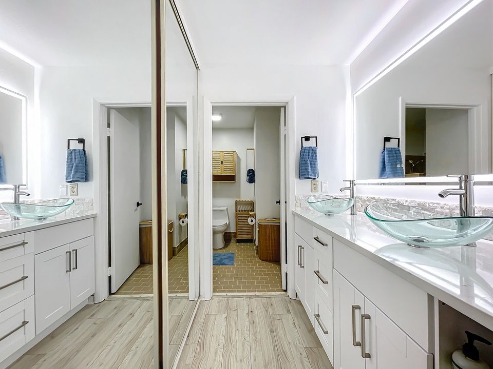 For Sale: $453,900 (2 beds, 2 baths, 1404 Square Feet)