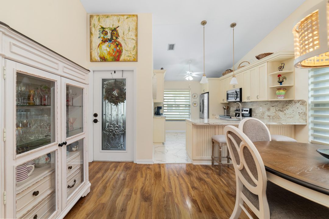 For Sale: $369,000 (2 beds, 2 baths, 1119 Square Feet)