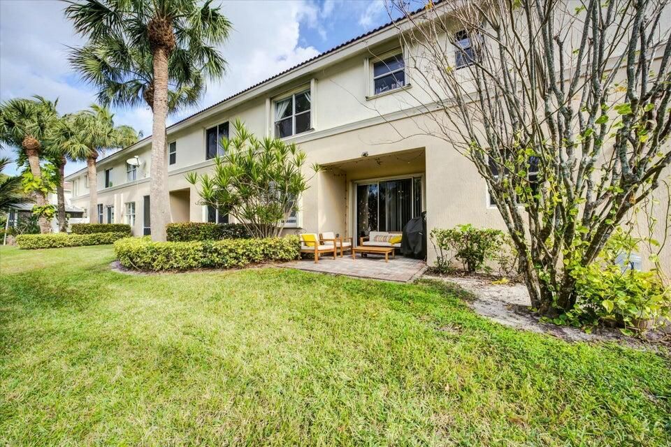 На продажу: $335,000 (2 спален, 2 ванн, 1448 Квадратных фут)