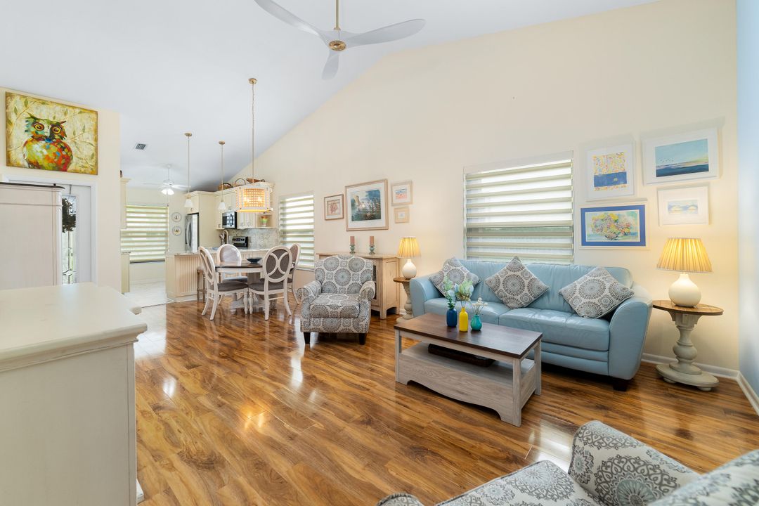 For Sale: $369,000 (2 beds, 2 baths, 1119 Square Feet)