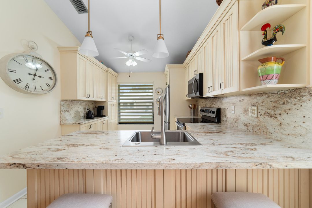 For Sale: $369,000 (2 beds, 2 baths, 1119 Square Feet)