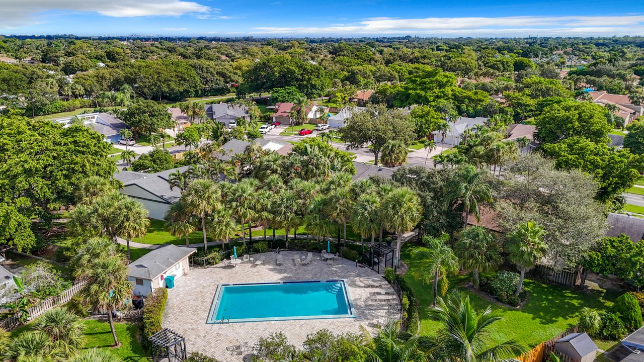 For Sale: $453,900 (2 beds, 2 baths, 1404 Square Feet)