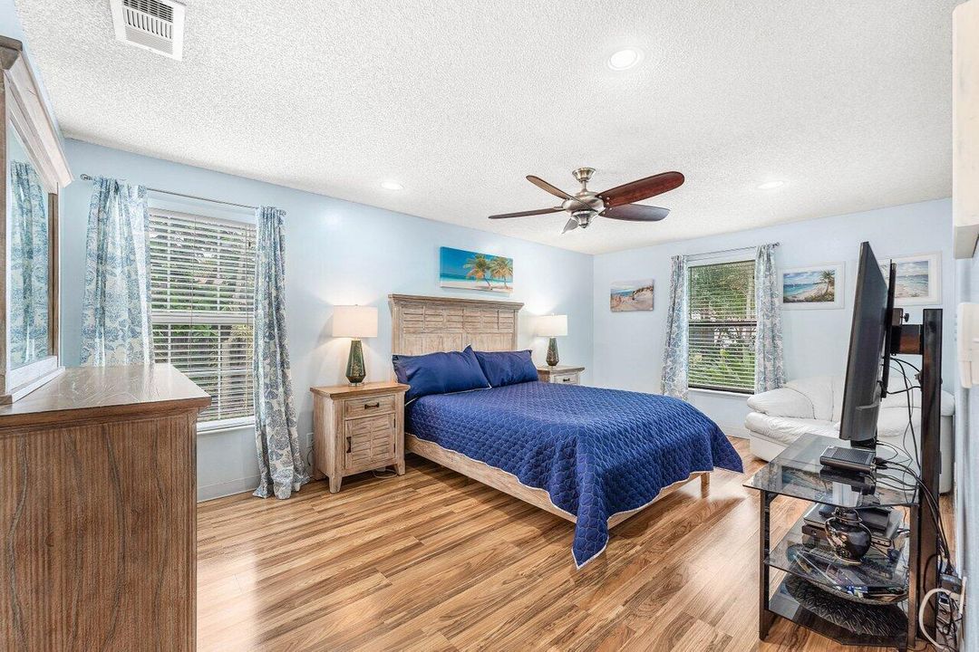 合同活跃: $485,000 (3 贝兹, 2 浴室, 1328 平方英尺)