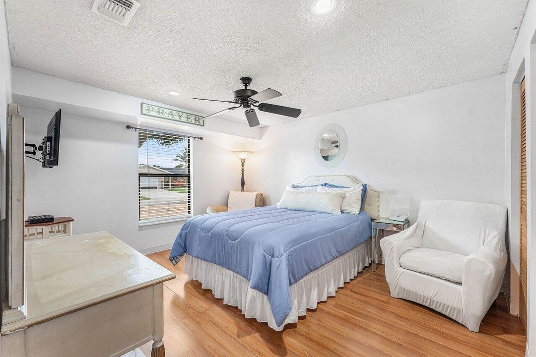 合同活跃: $485,000 (3 贝兹, 2 浴室, 1328 平方英尺)