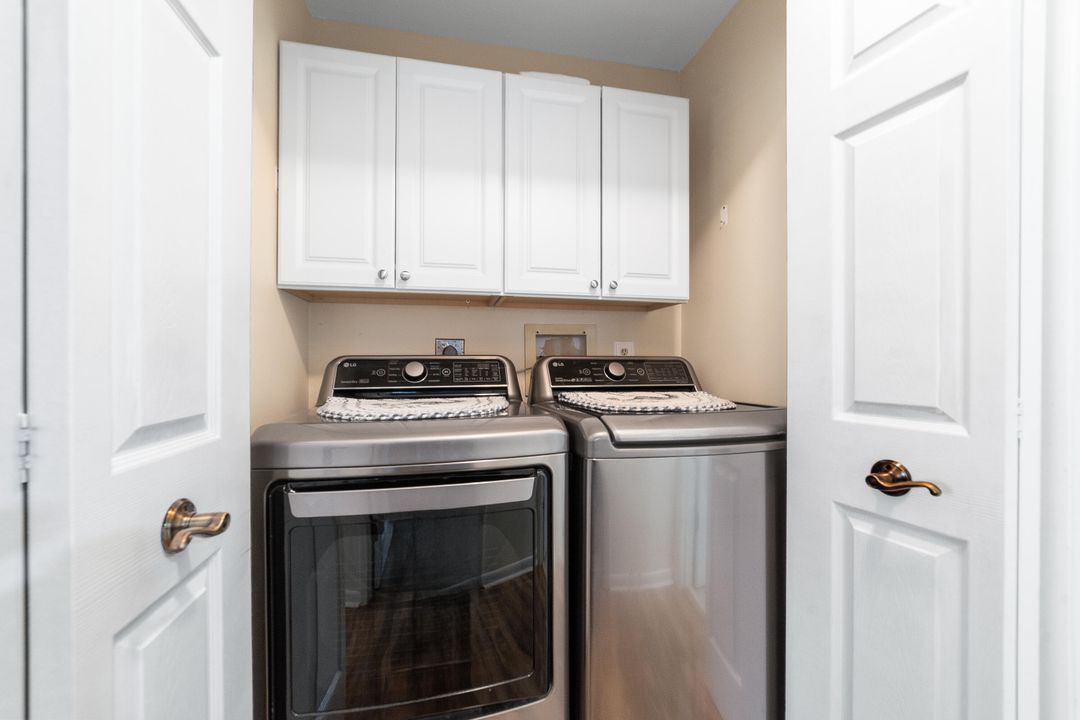 For Sale: $369,000 (2 beds, 2 baths, 1119 Square Feet)