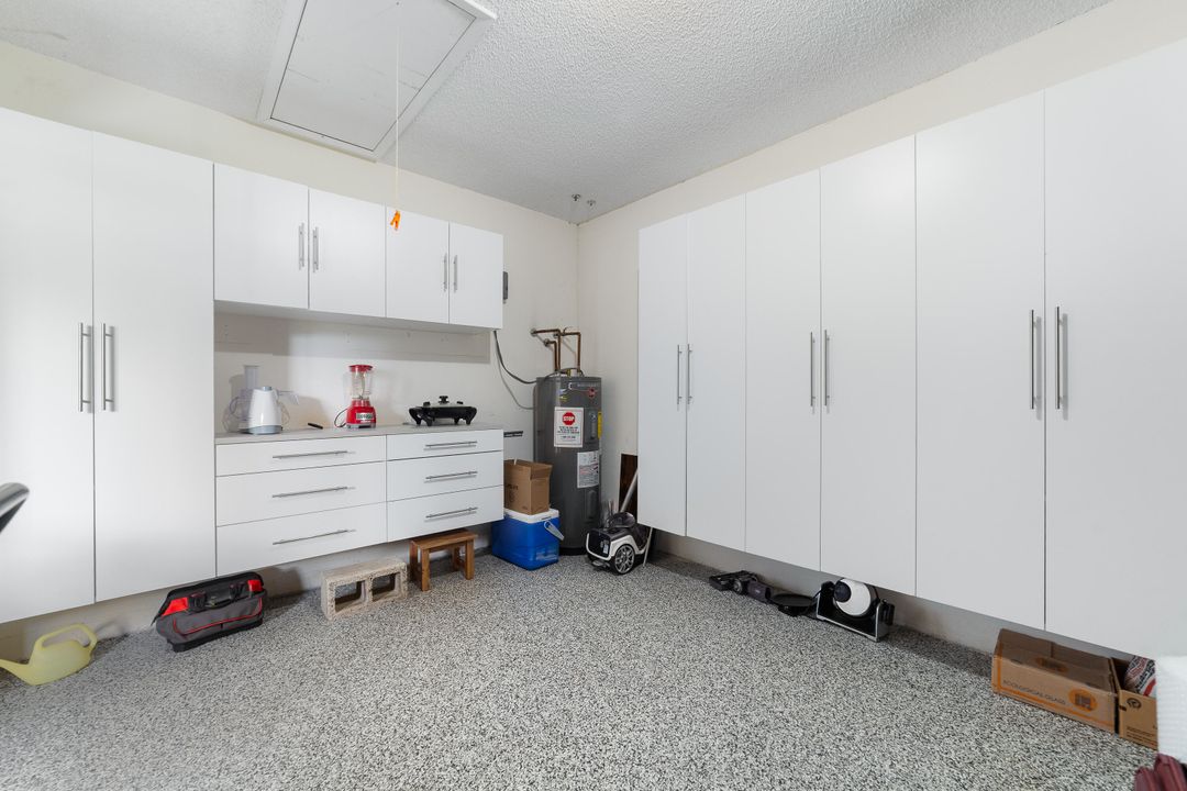 For Sale: $369,000 (2 beds, 2 baths, 1119 Square Feet)