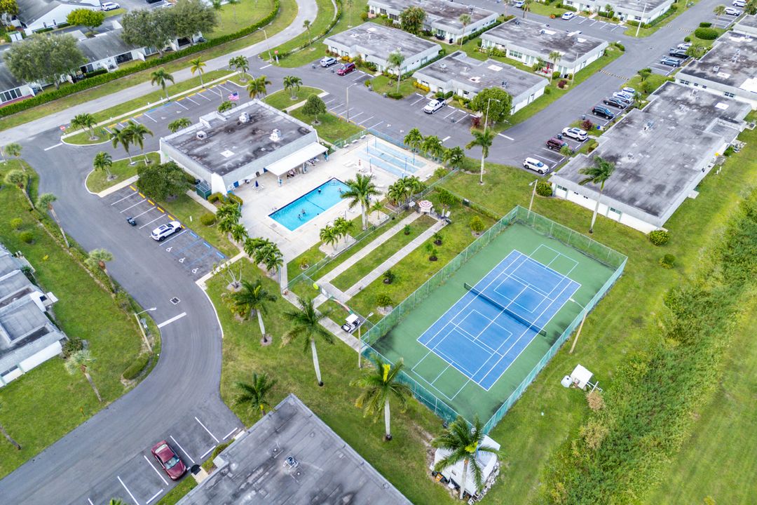 For Sale: $189,999 (2 beds, 2 baths, 1700 Square Feet)