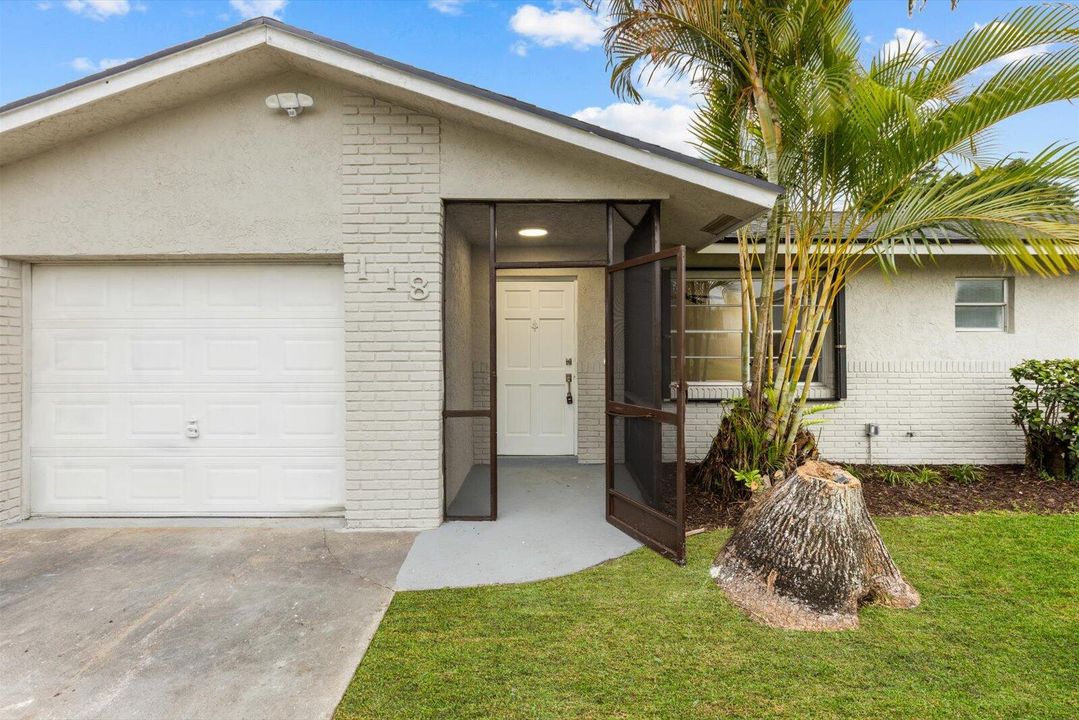 Active With Contract: $330,000 (3 beds, 2 baths, 1190 Square Feet)