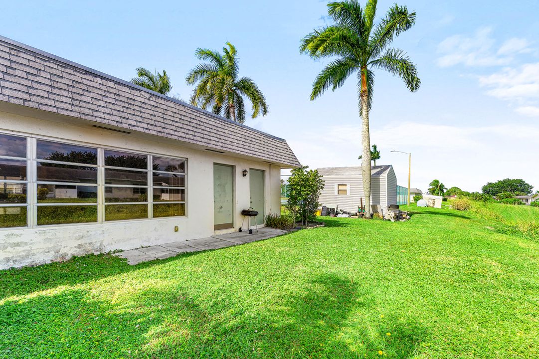 For Sale: $189,999 (2 beds, 2 baths, 1700 Square Feet)