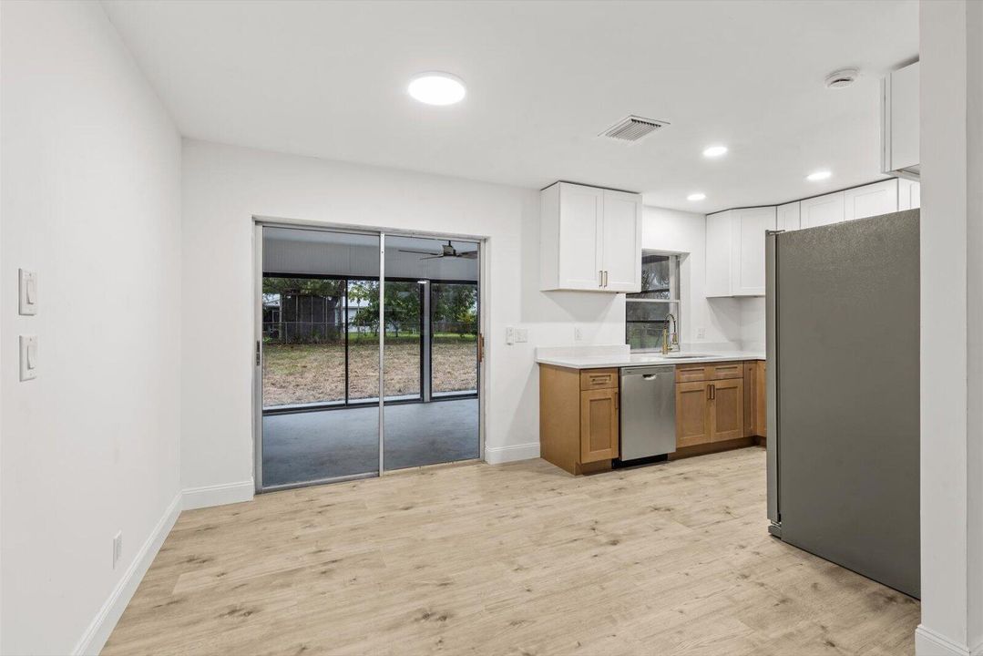 Active With Contract: $330,000 (3 beds, 2 baths, 1190 Square Feet)