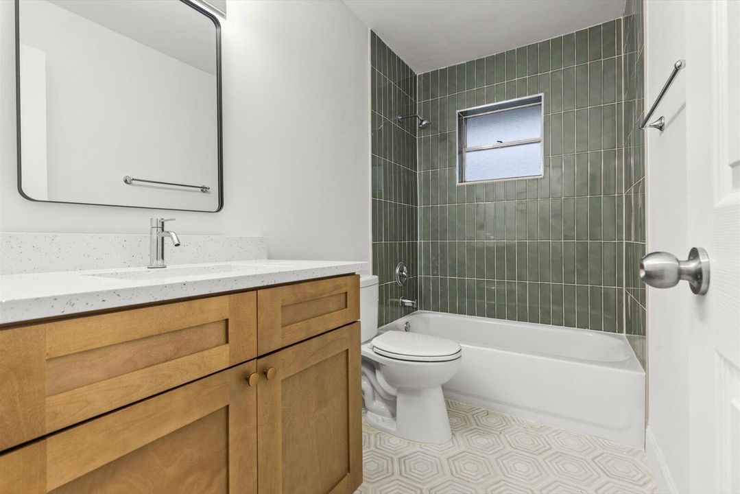 Active With Contract: $330,000 (3 beds, 2 baths, 1190 Square Feet)