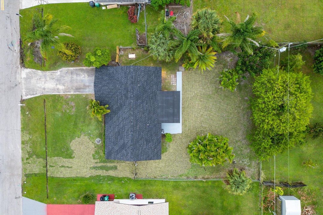 Active With Contract: $330,000 (3 beds, 2 baths, 1190 Square Feet)