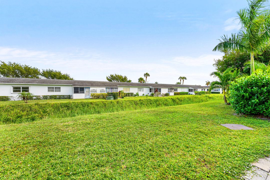 For Sale: $189,999 (2 beds, 2 baths, 1700 Square Feet)