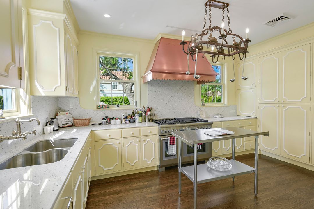 For Sale: $15,500,000 (5 beds, 5 baths, 5213 Square Feet)