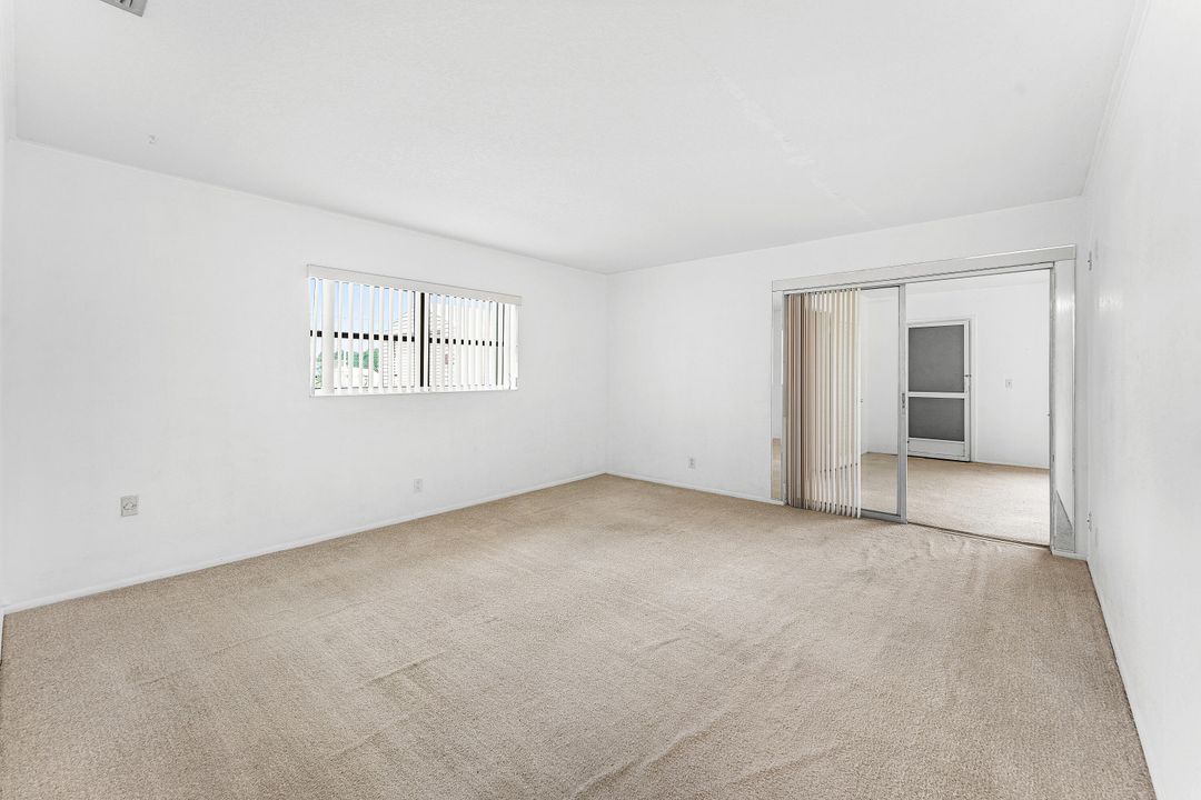 For Sale: $189,999 (2 beds, 2 baths, 1700 Square Feet)