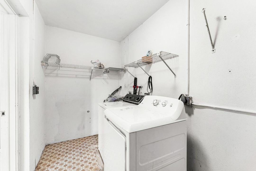 For Sale: $189,999 (2 beds, 2 baths, 1700 Square Feet)