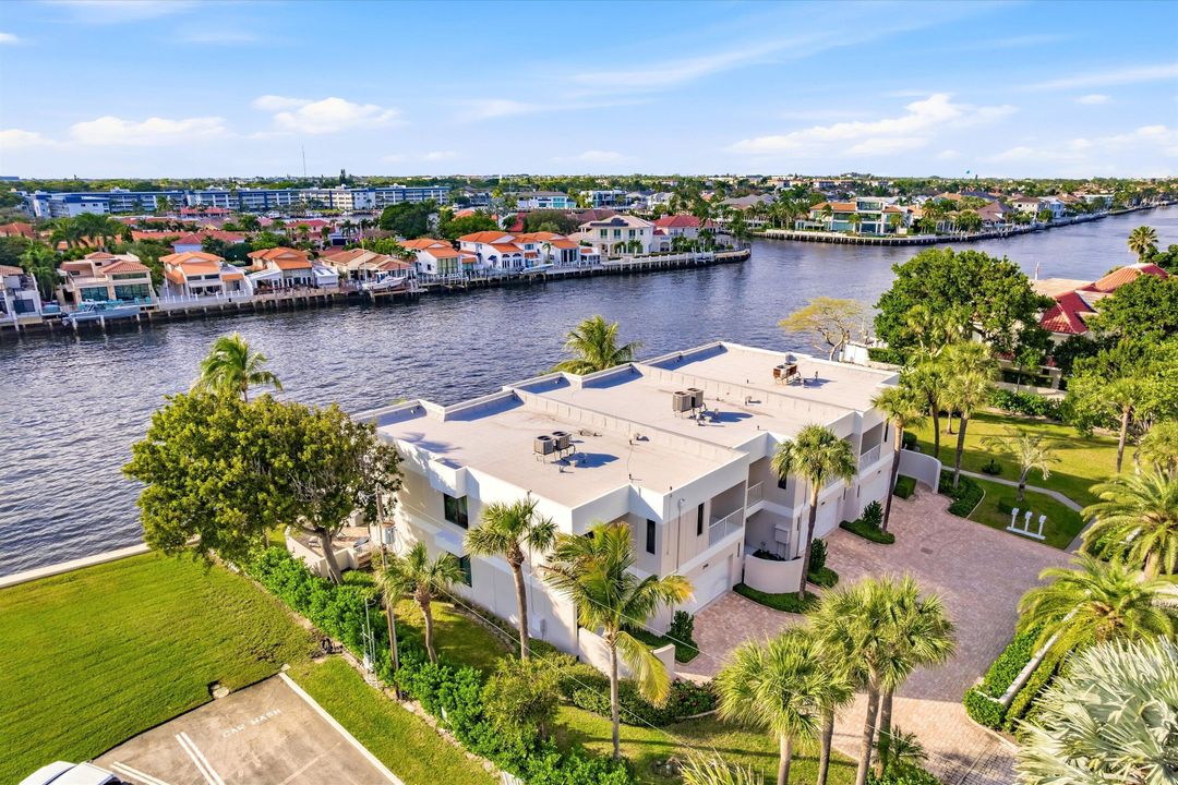 For Sale: $2,550,000 (3 beds, 3 baths, 2552 Square Feet)