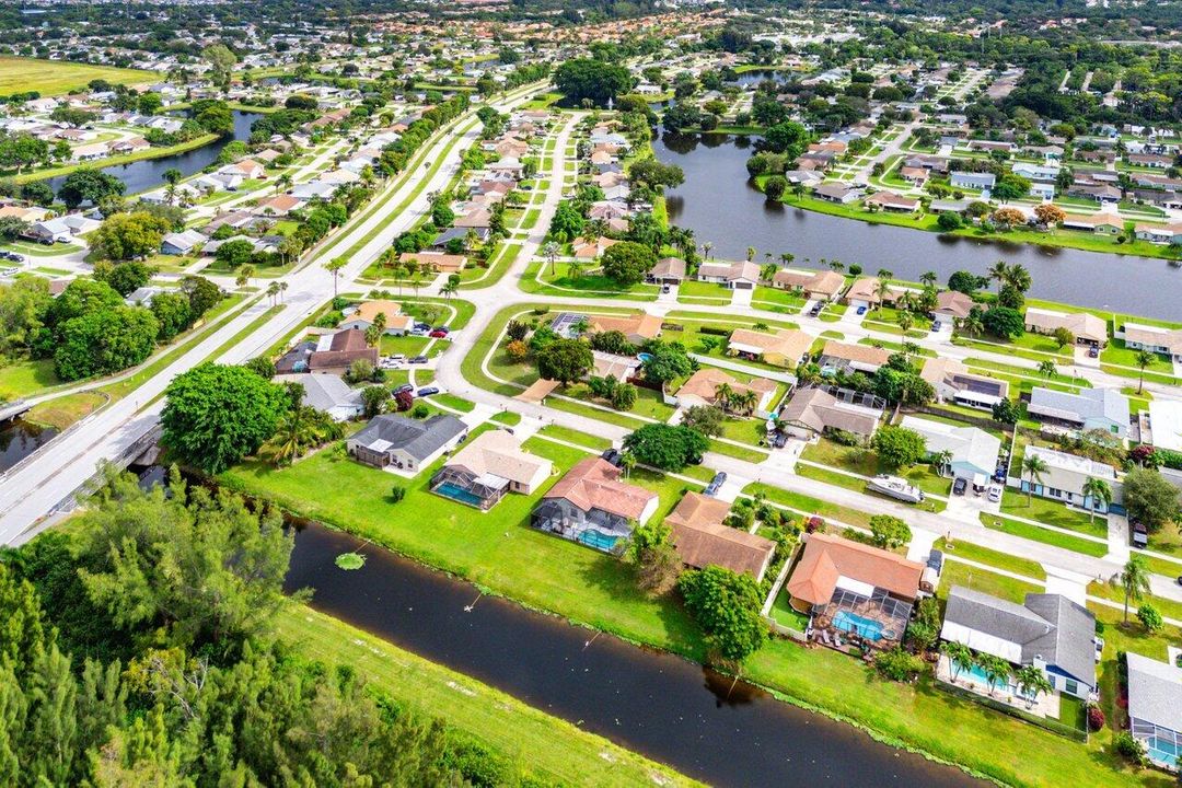 合同活跃: $485,000 (3 贝兹, 2 浴室, 1328 平方英尺)