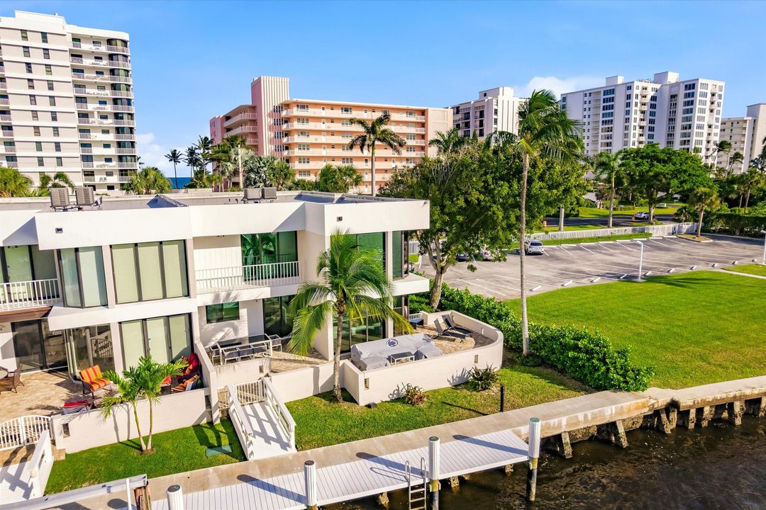 For Sale: $2,550,000 (3 beds, 3 baths, 2552 Square Feet)