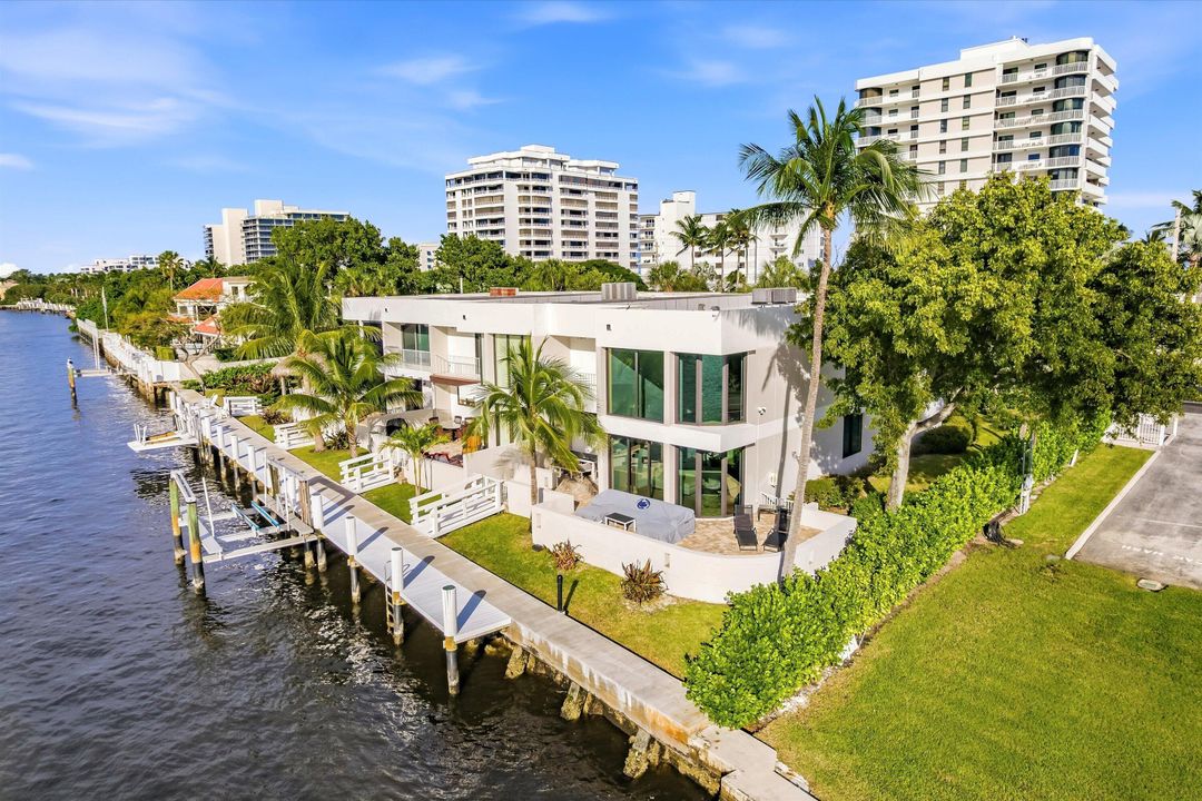 For Sale: $2,550,000 (3 beds, 3 baths, 2552 Square Feet)