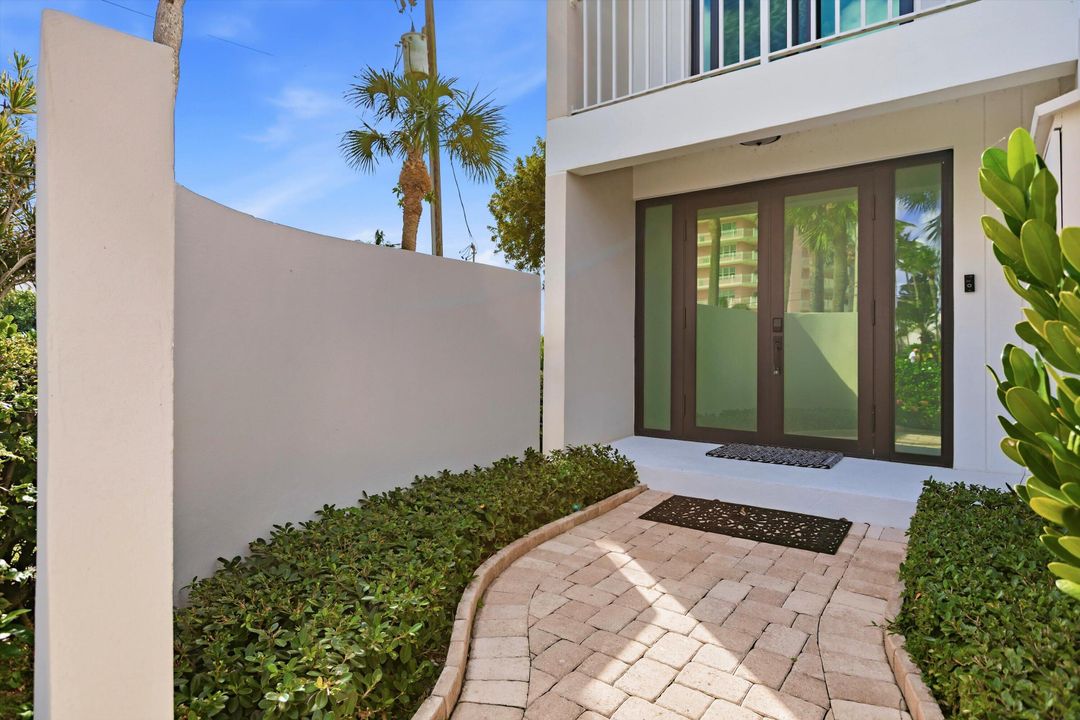 For Sale: $2,550,000 (3 beds, 3 baths, 2552 Square Feet)