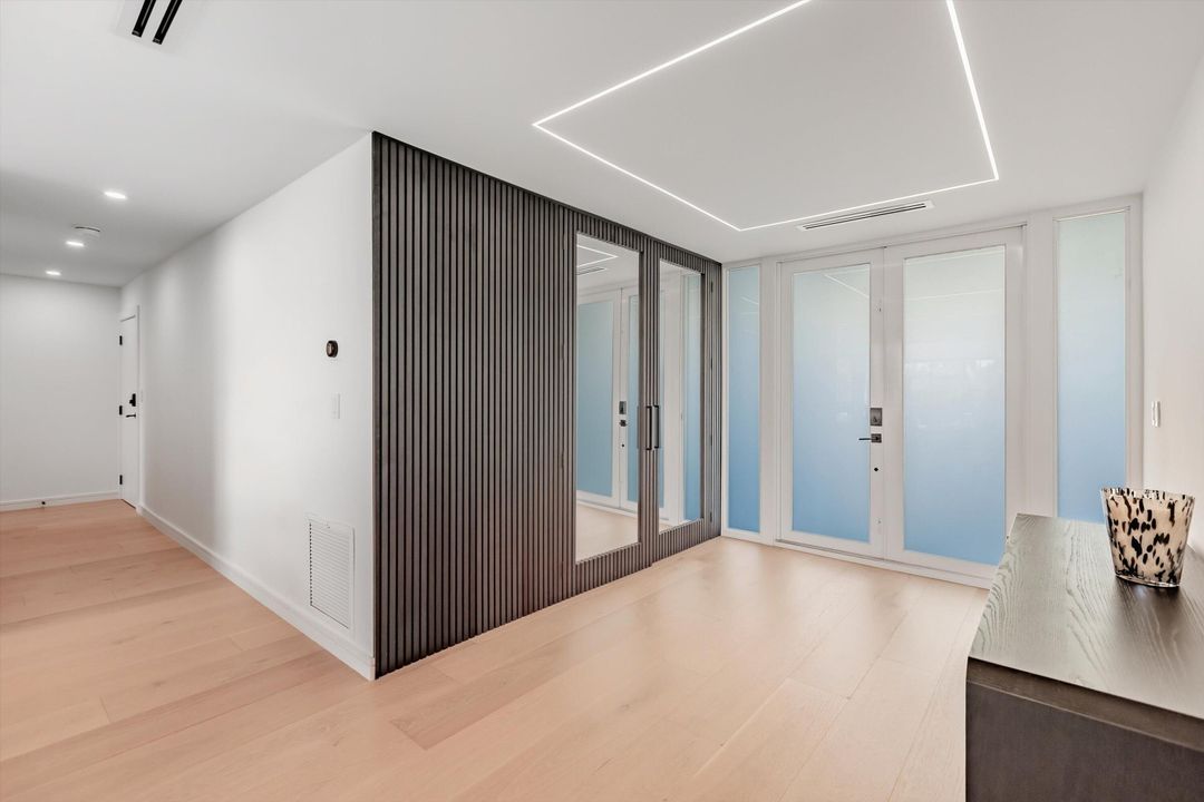 For Sale: $2,550,000 (3 beds, 3 baths, 2552 Square Feet)