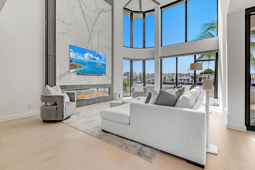 For Sale: $2,550,000 (3 beds, 3 baths, 2552 Square Feet)