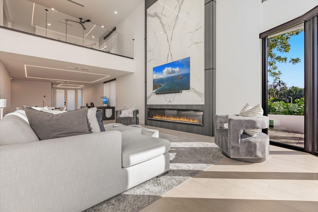 For Sale: $2,550,000 (3 beds, 3 baths, 2552 Square Feet)