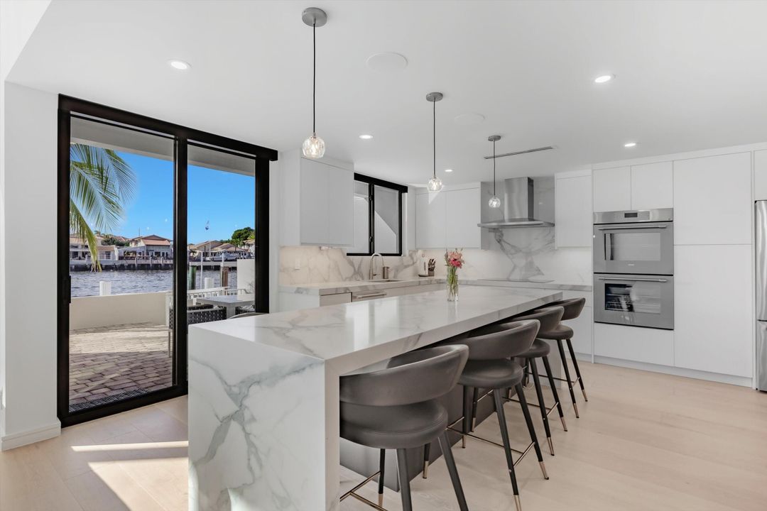 For Sale: $2,550,000 (3 beds, 3 baths, 2552 Square Feet)