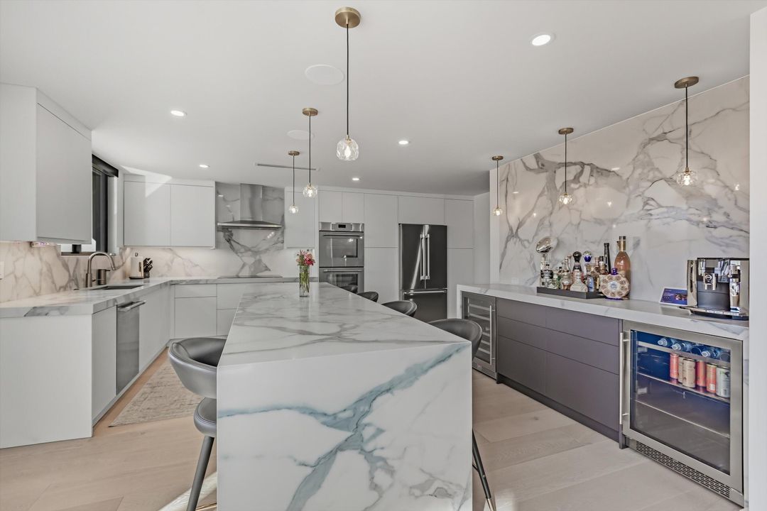 For Sale: $2,550,000 (3 beds, 3 baths, 2552 Square Feet)