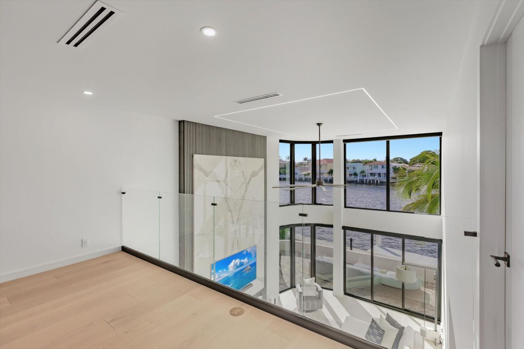 For Sale: $2,550,000 (3 beds, 3 baths, 2552 Square Feet)