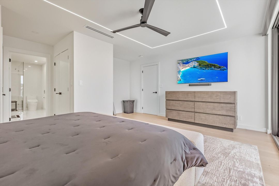 For Sale: $2,550,000 (3 beds, 3 baths, 2552 Square Feet)